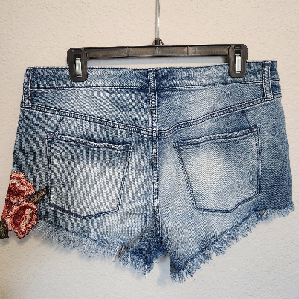 Mossimo Jean Shorts - Picture 2 of 2